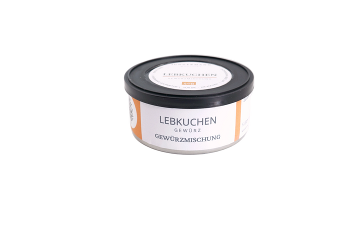 Lebkuchen-Gewürz von Jungermann Gourmet in einer orangefarbenen 40-g-Dose mit schwarzem Deckel, vor freigestelltem Hintergrund.