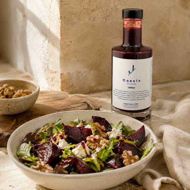 Jungermann Gourmet Cassis Essig zu Rote-Bete-Salat mit Walnüssen und Ziegenkäse