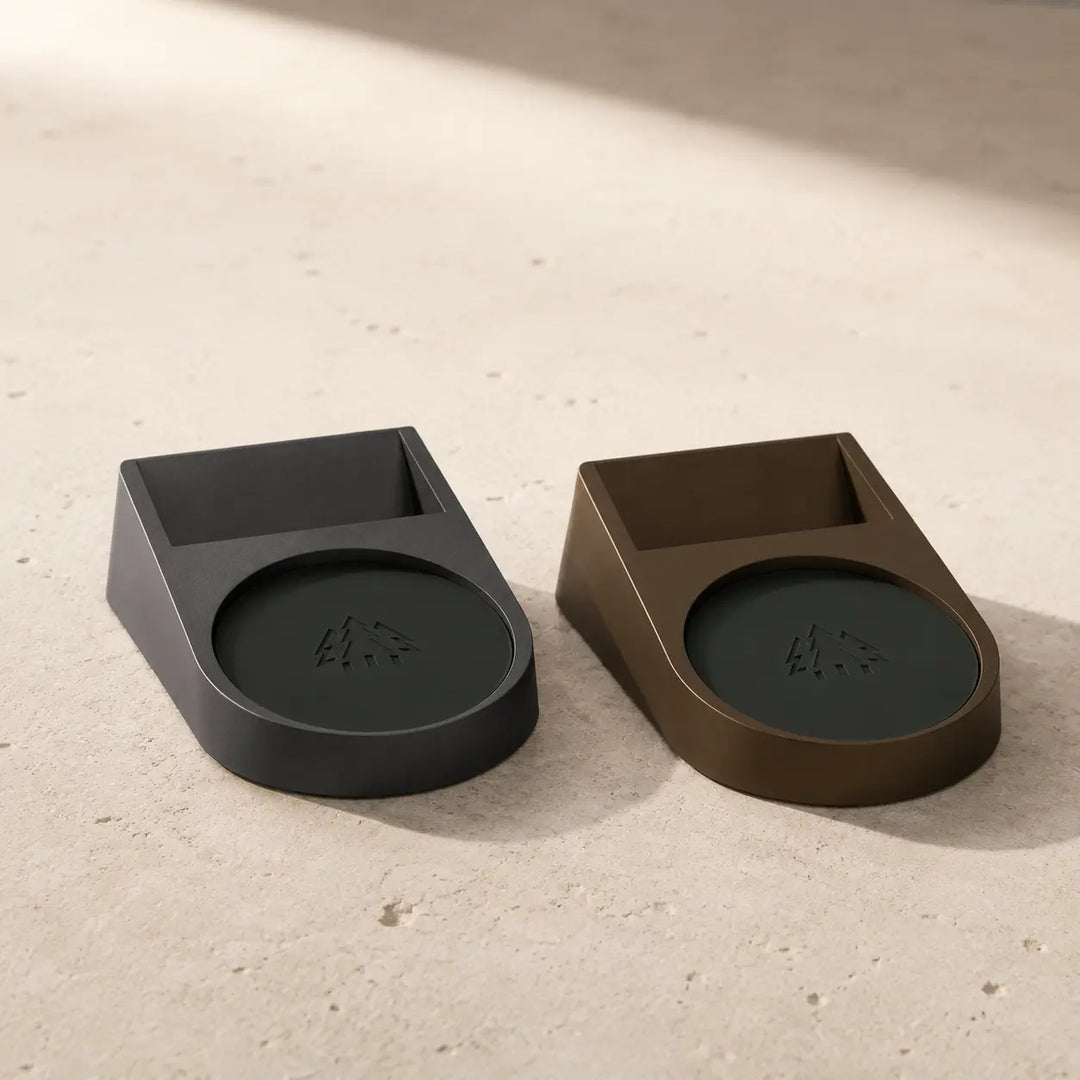 HORL DOCK in Graphit und Dunkelbronze als gemeinsamer Premium-Packshot