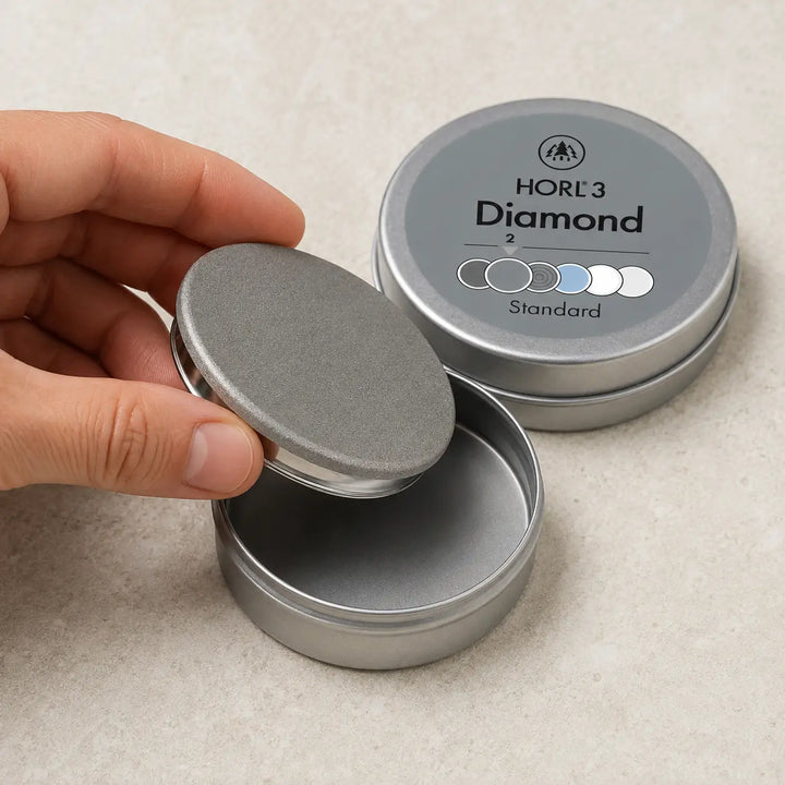 HORL3 Diamant Standard Schleifscheibe beim Herausnehmen aus der Originaldose