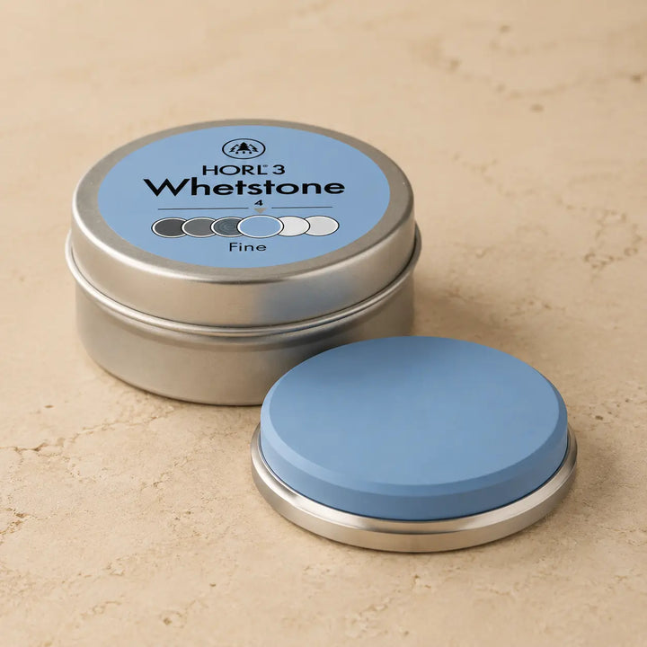 HORL3 Schleifstein fein Stage 4 mit Originaldose als Produktmotiv