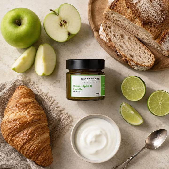 Frühstück mit Apfel-Limetten Aufstrich von Jungermann Gourmet, Croissant und Joghurt
