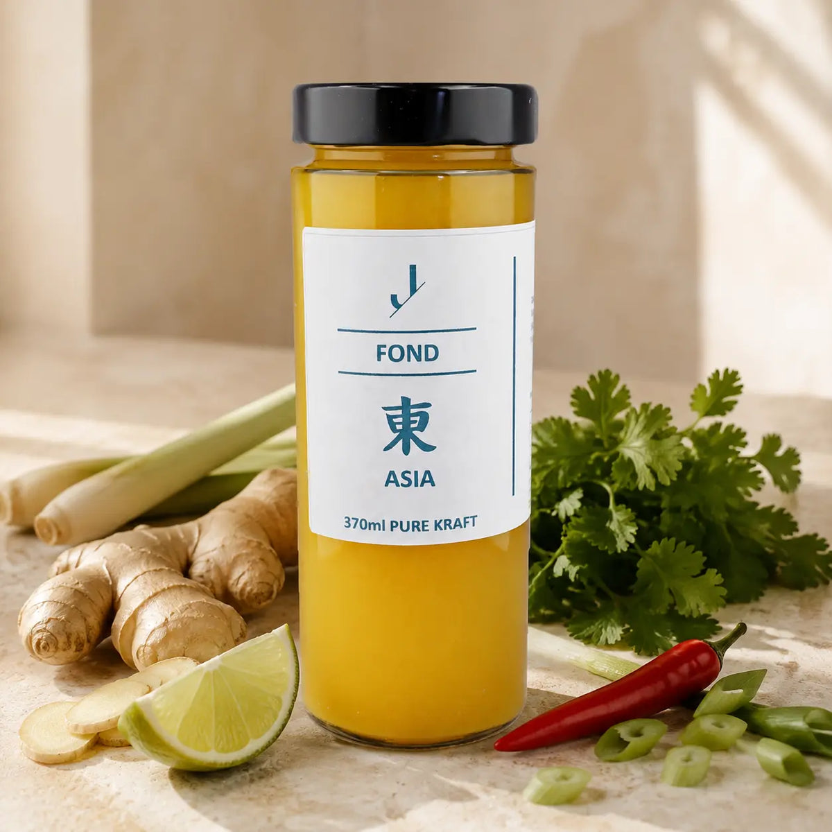 Asia-Fond von Jungermann Gourmet mit Ingwer, Zitronengras, Limette, Chili und Koriander