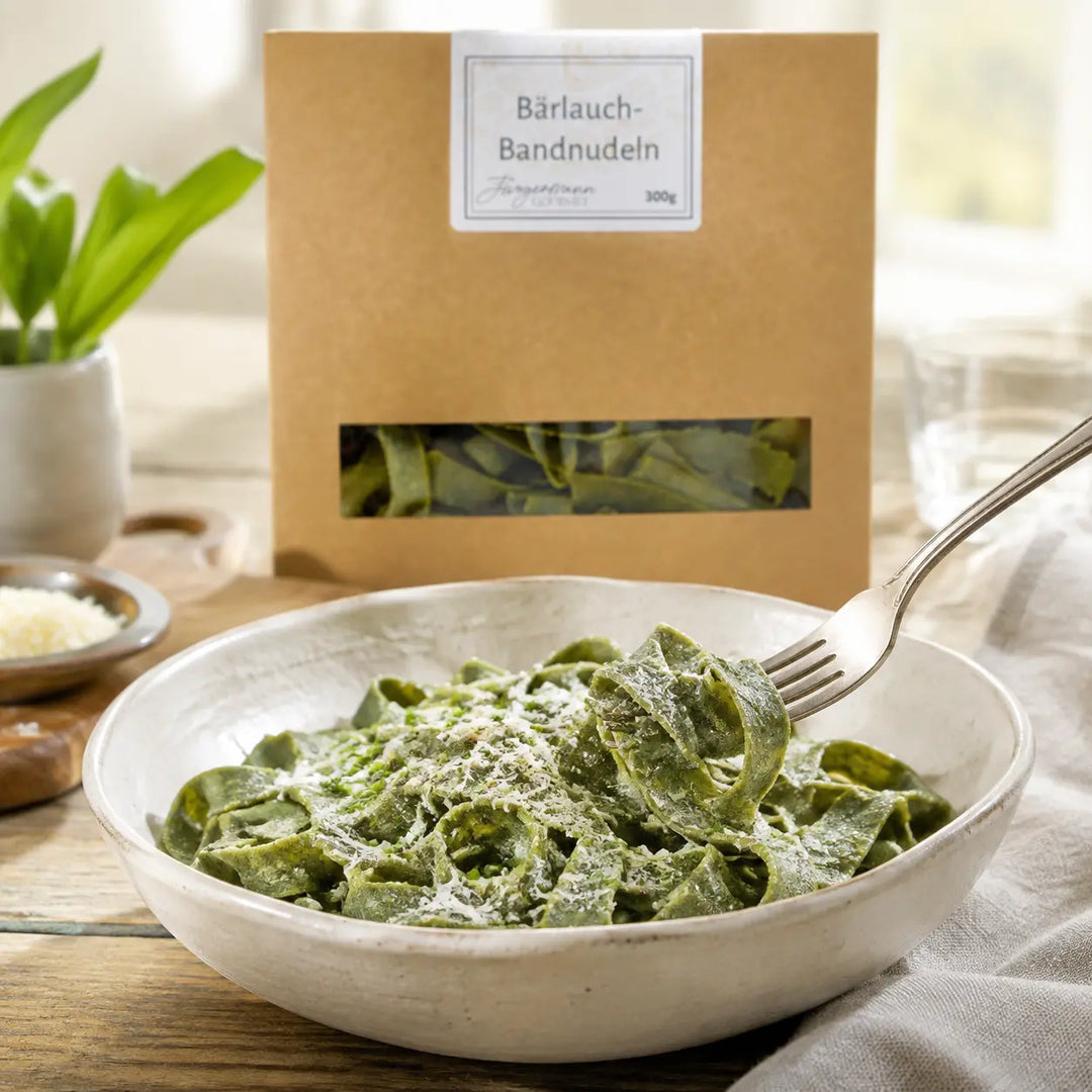 Bärlauch Bandnudeln von Jungermann Gourmet mit Butter und geriebenem Käse