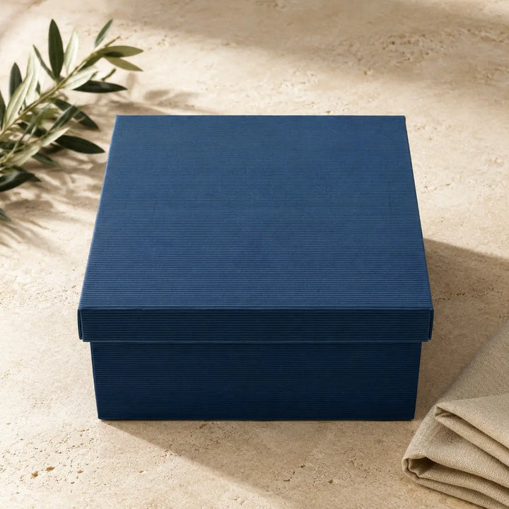 Geschlossene dunkelblaue BBQ-Box von Jungermann Gourmet