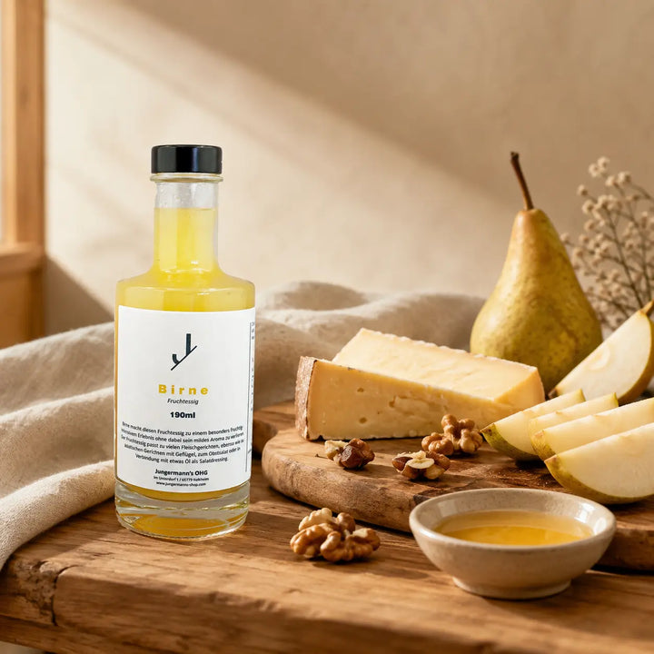 Birnen Essig von Jungermann Gourmet als Begleitung zu Käse, Birne und Walnüssen