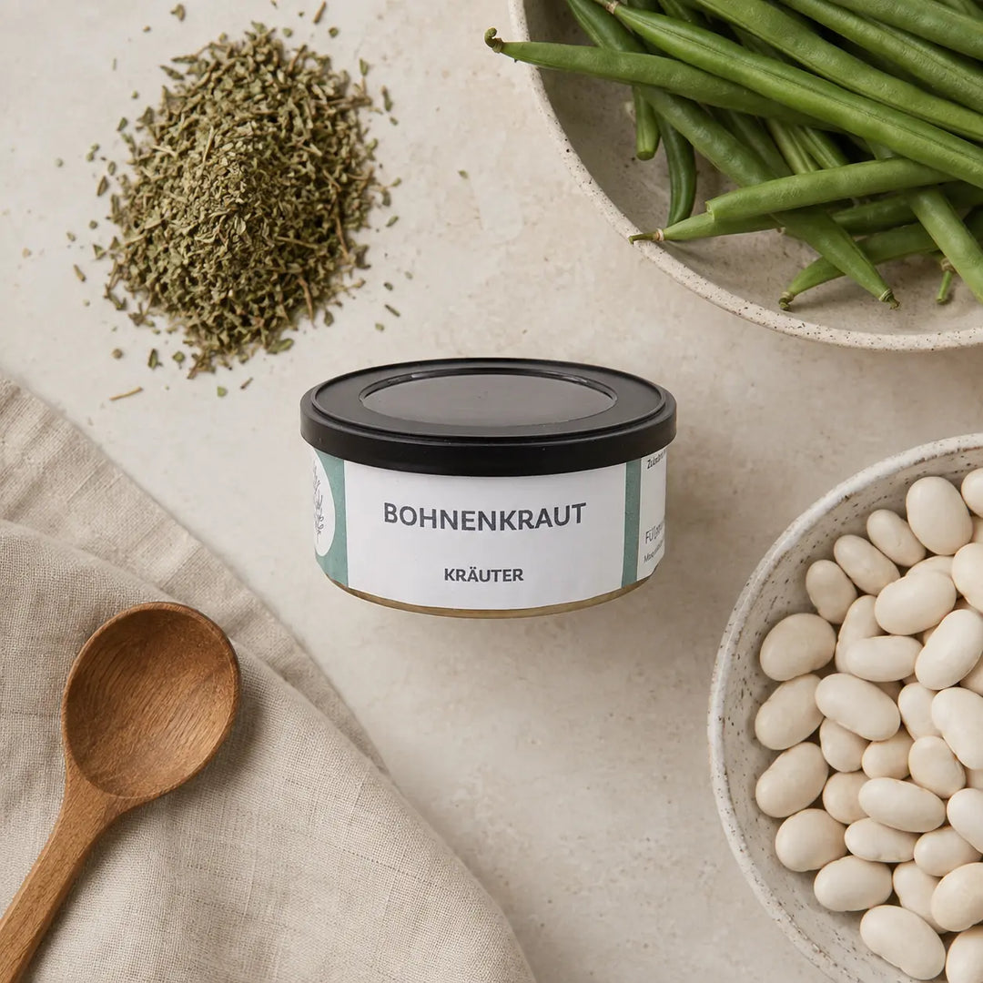 Bohnenkraut von Jungermann Gourmet mit grünen und weißen Bohnen in der Draufsicht