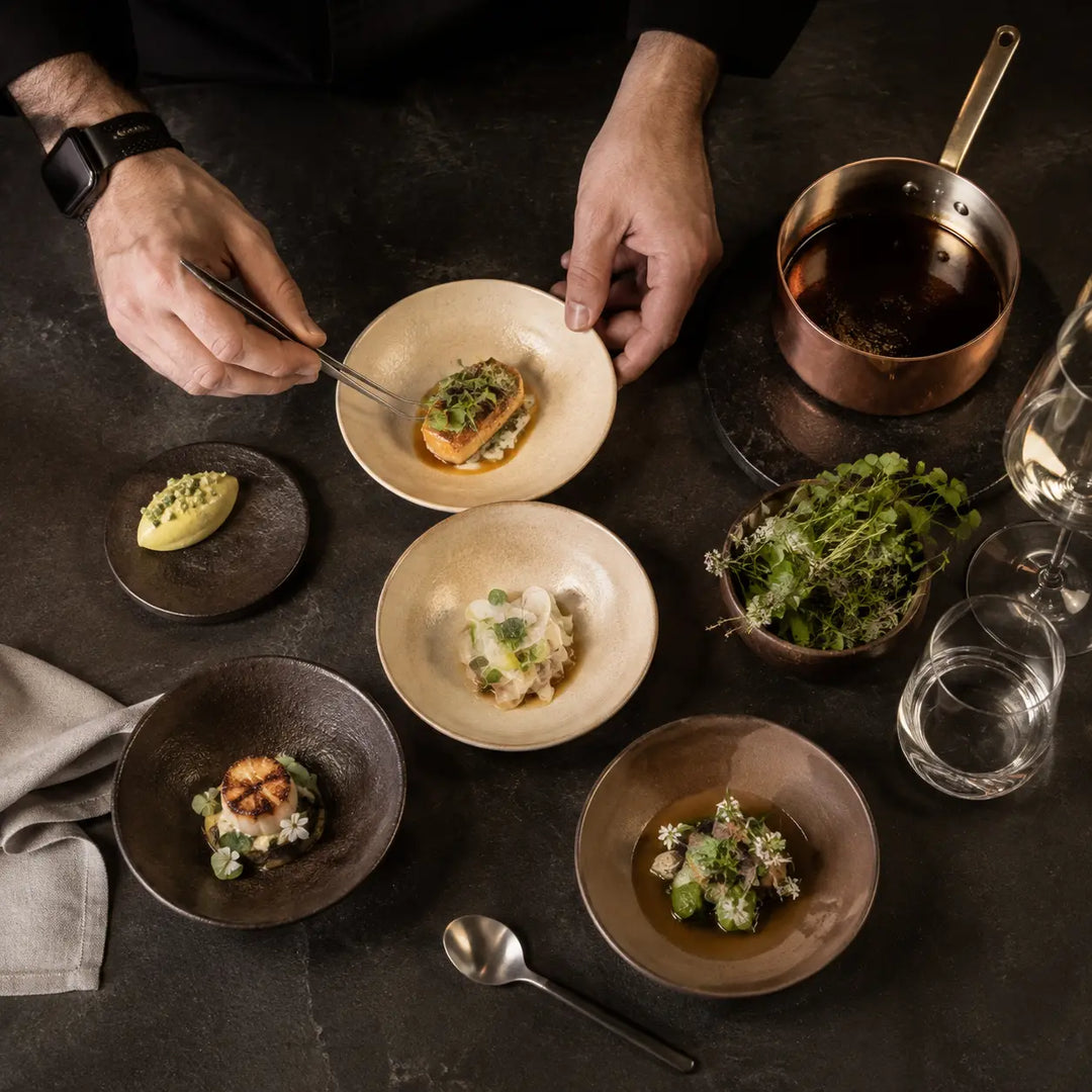 Fünf-Gänge-Mise-en-place beim CHEFs TABLE by Lars Jungermann