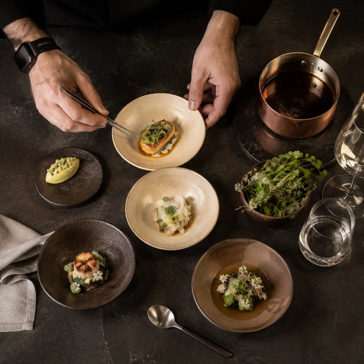 Fünf-Gänge-Mise-en-place beim CHEFs TABLE by Lars Jungermann