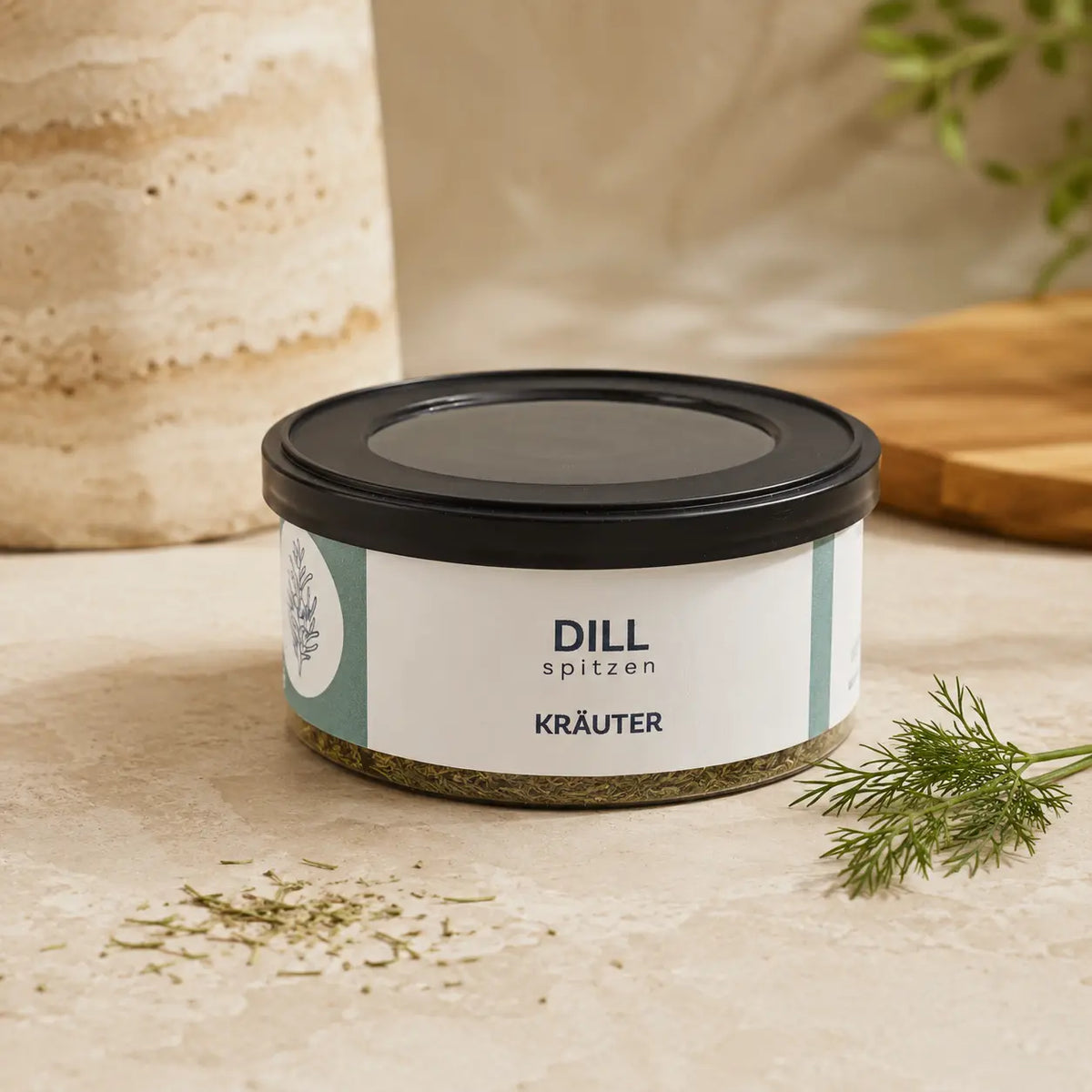 Dillspitzen von Jungermann Gourmet im Kräuterglas als heller Premium-Packshot