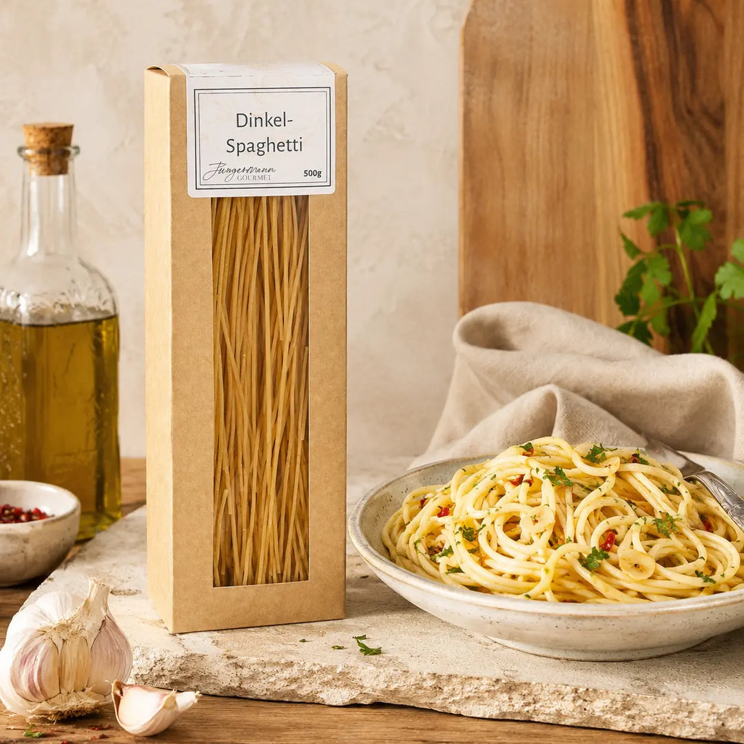 Dinkel-Spaghetti von Jungermann Gourmet mit Knoblauch, Olivenöl und Petersilie