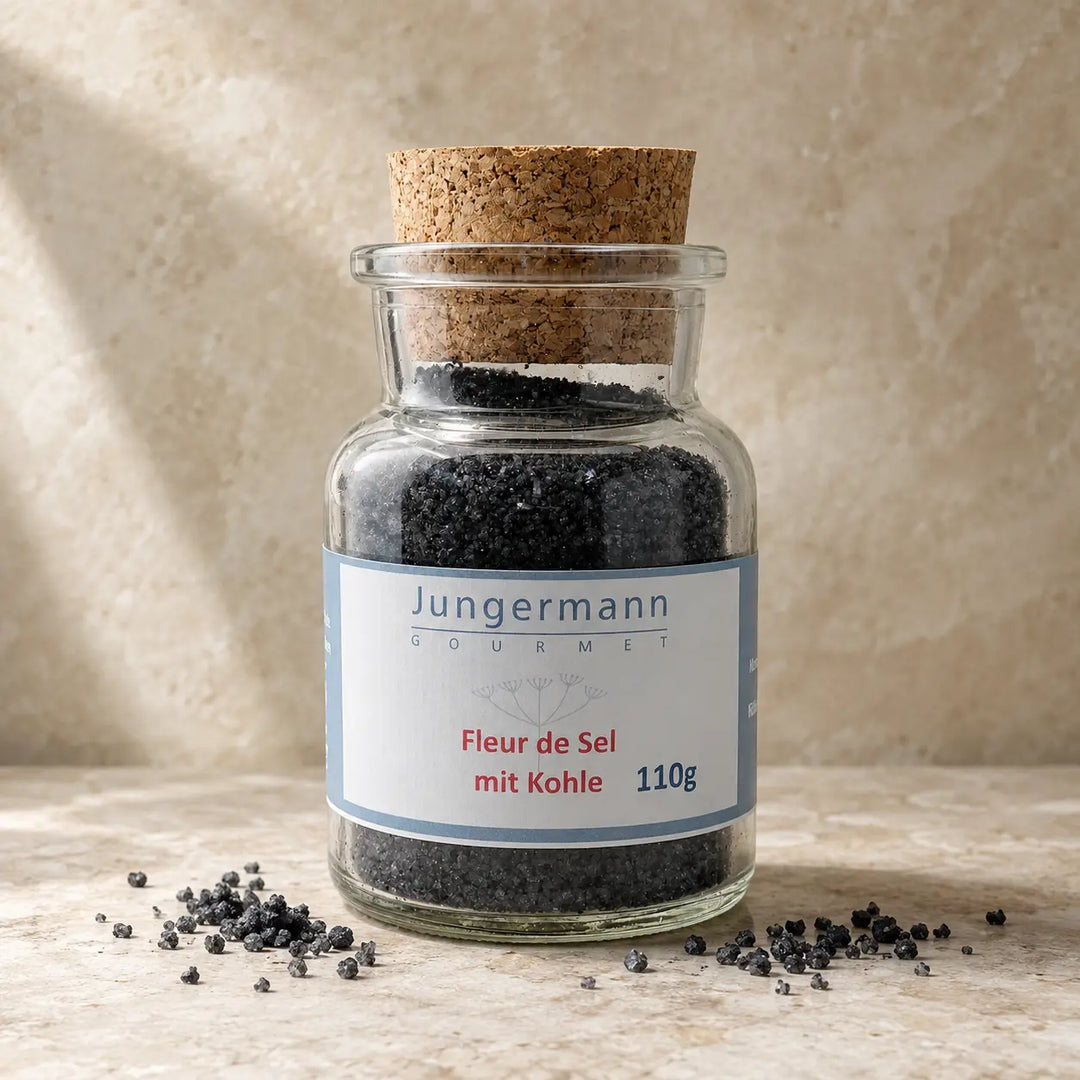 Jungermann Gourmet Fleur de Sel mit Aktivkohle im Korkenglas – Packshot