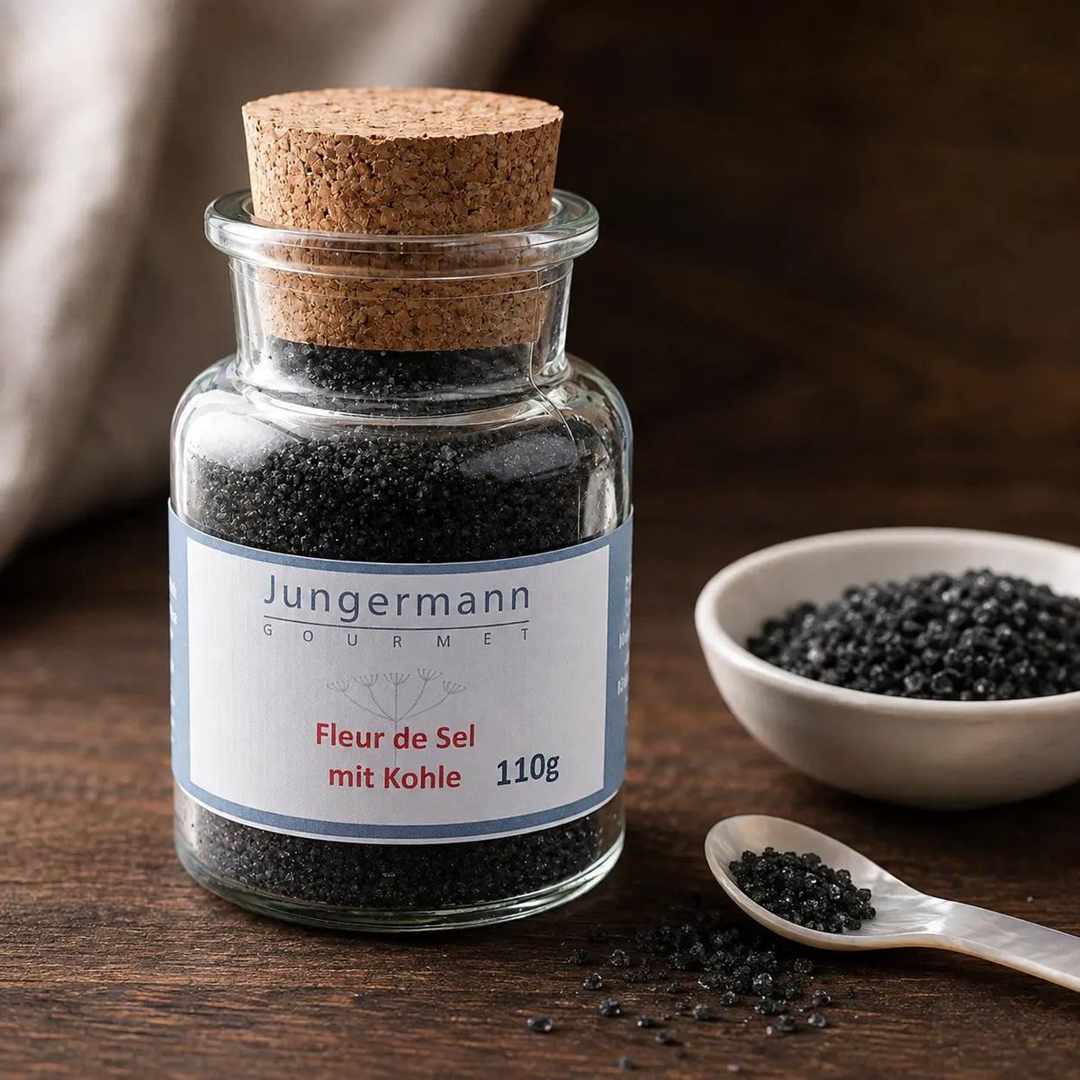 Jungermann Gourmet Fleur de Sel mit Aktivkohle und schwarzen Salzkristallen