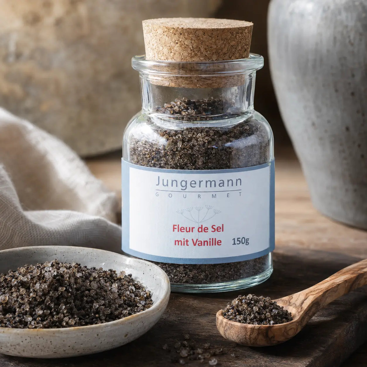 Fleur de Sel mit Vanille mit sichtbaren dunklen Kristallen