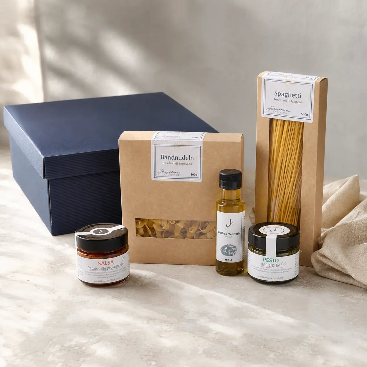 Für Pastaliebhaber von Jungermann Gourmet – Sortiment mit Bandnudeln, Spaghetti, Salsa, Pesto und Trüffelöl