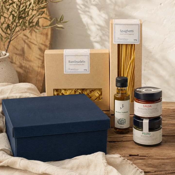 Für Pastaliebhaber von Jungermann Gourmet – Geschenkpräsentation mit Pasta, Salsa, Pesto und Trüffelöl