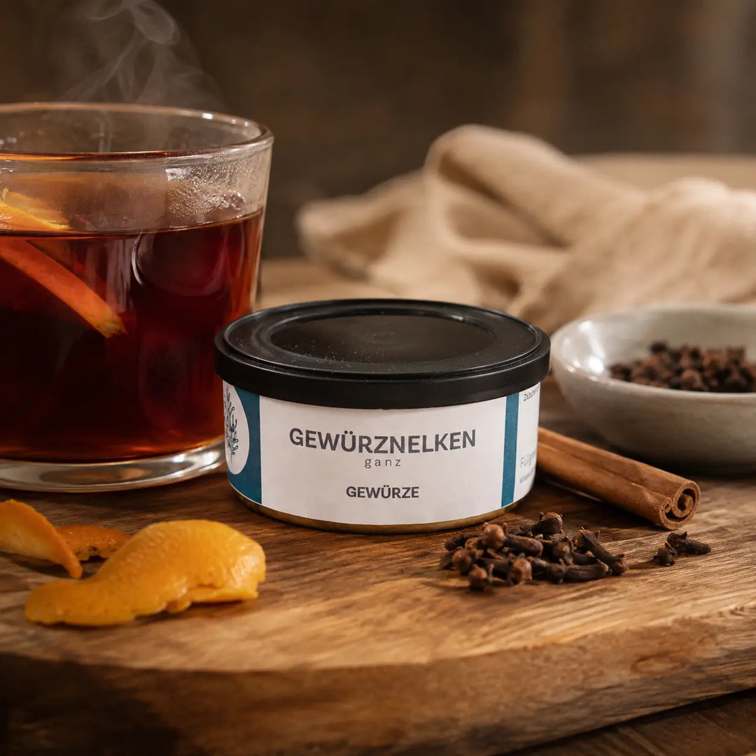 Gewürz-Nelken ganz von Jungermann Gourmet – ganze Nelken mit Zimt, Orange und heißem Getränk