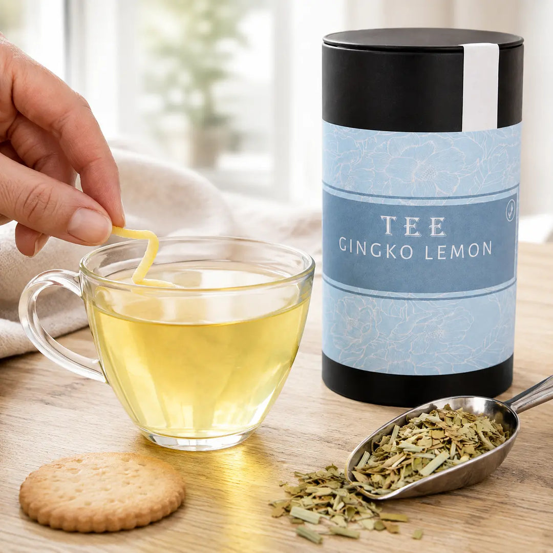 Heißer Gingko Lemon Tee von Jungermann Gourmet mit feiner Zitronenzeste