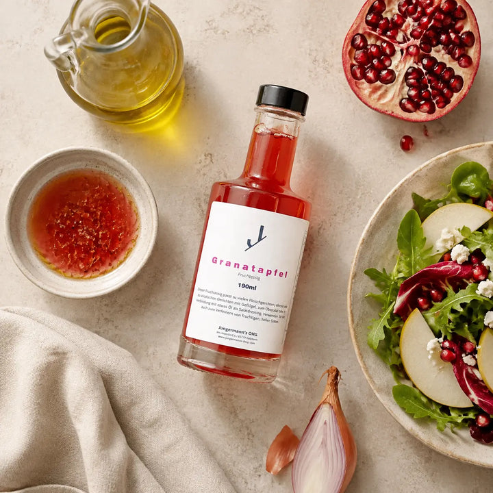 Jungermann Gourmet Granatapfel Essig mit Zutaten für Salat und Dressing