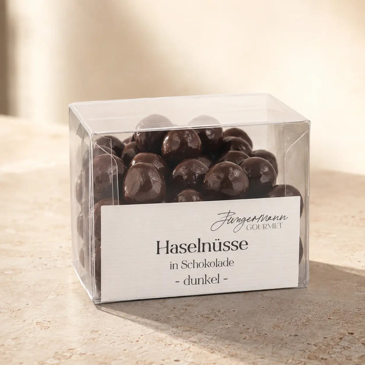 Haselnüsse in Schokolade dunkel von Jungermann Gourmet – Premium-Packshot