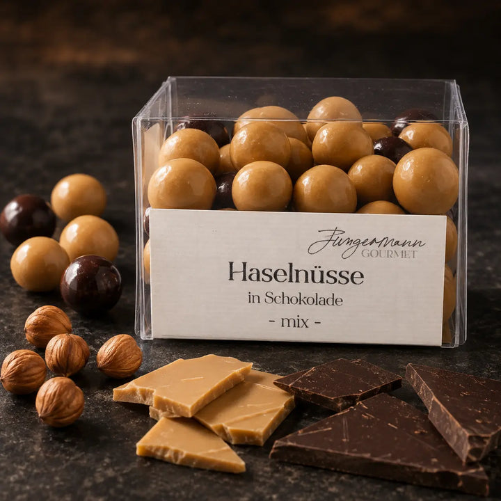 Haselnüsse in Schokolade Mix mit Haselnüssen, heller und dunkler Schokolade