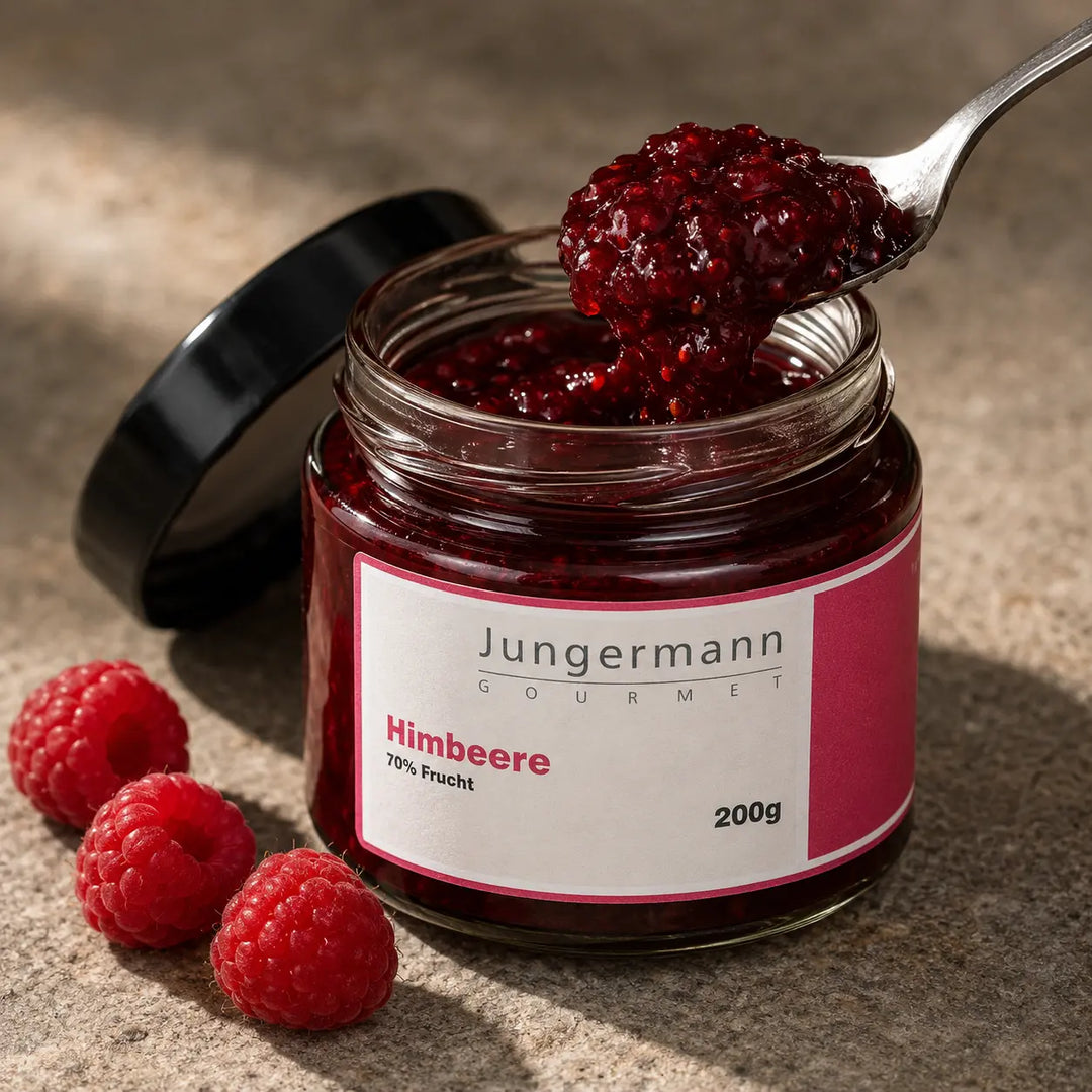 Himbeer Aufstrich – dunkelrote Fruchttextur mit Himbeerkernen im Detail