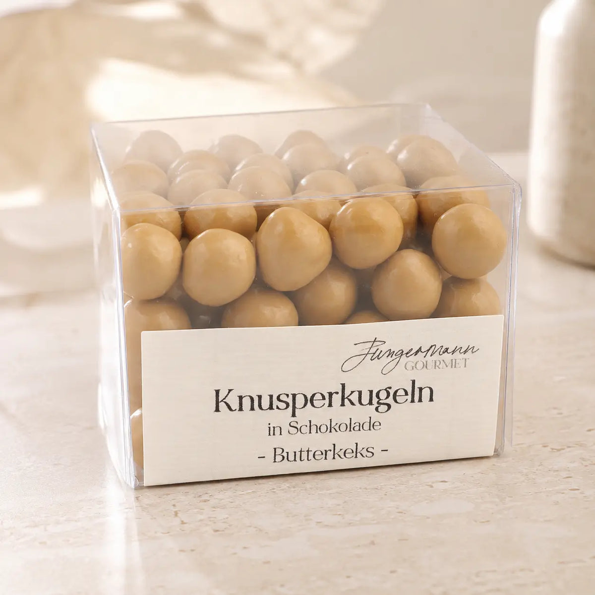 Knusperkugeln in Schokolade Butterkeks in der originalen transparenten Jungermann-Gourmet-Box