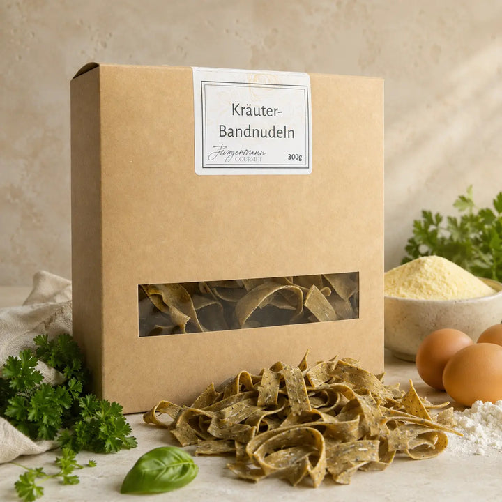 Kräuter-Bandnudeln mit Hartweizengrieß, Eiern und frischen Kräutern