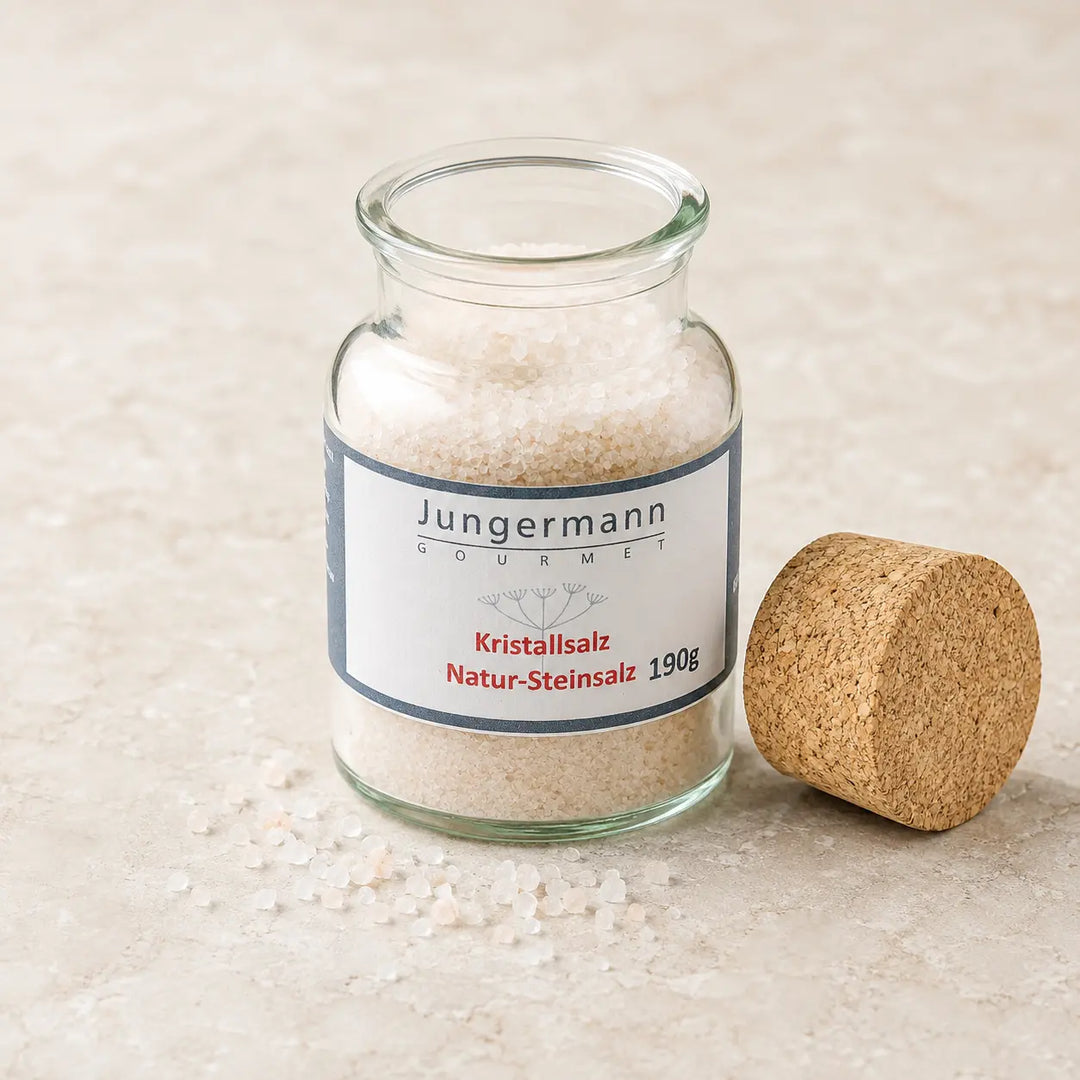 Kristallsalz im geöffneten Jungermann Gourmet Originalglas mit sichtbaren Salzkristallen