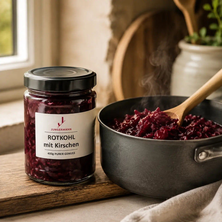 Rotkohl mit Kirschen von Jungermann Gourmet schonend im Topf erwärmen