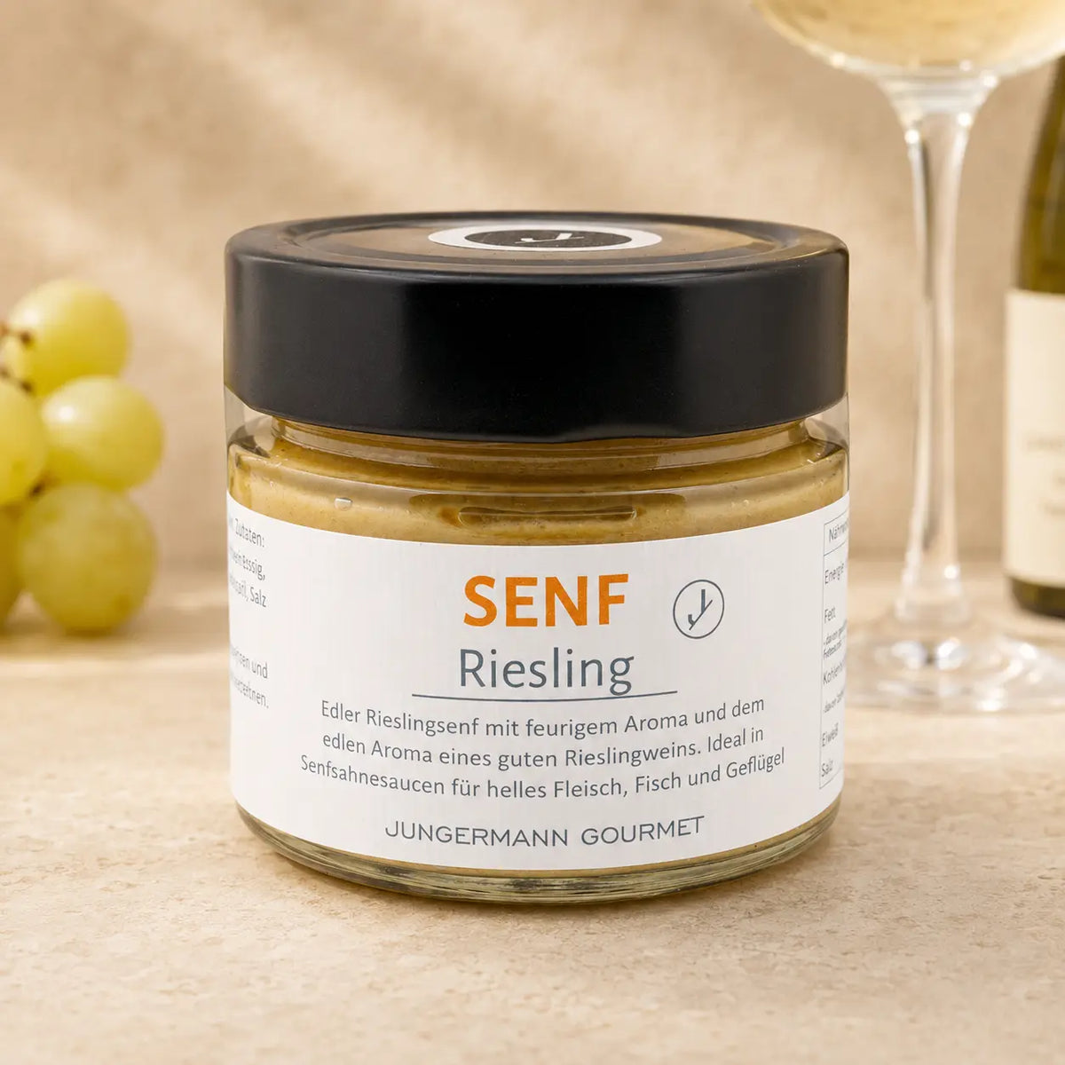 Jungermann Gourmet Senf mit Riesling im Glas – Premium Packshot
