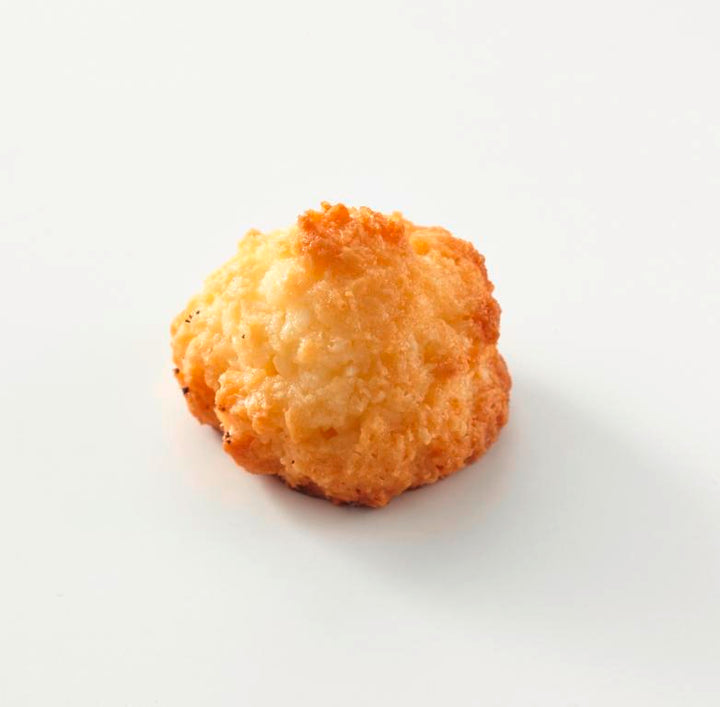 Kokosmakronen von Jungermann Gourmet – Originalaufnahme des Gebäcks mit sichtbarer Form und Oberfläche.