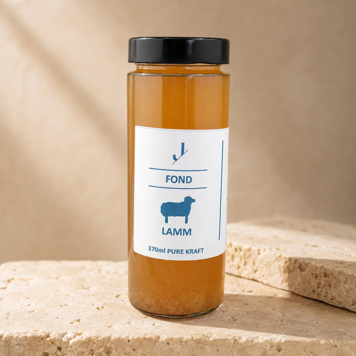 Lamm-Fond Knochenbrühe von Jungermann Gourmet in der originalen 370-ml-Flasche
