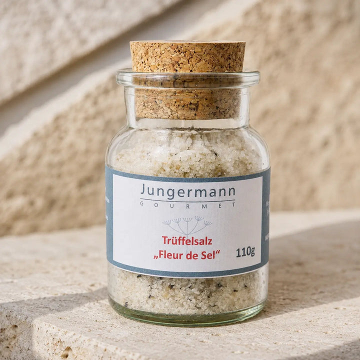 Meersalz mit Sommertrüffeln im originalen Korkenglas als Packshot
