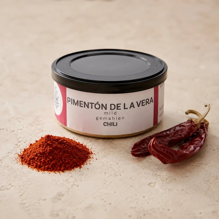 Mildes Pimentón de la Vera in der originalen niedrigen Gewürzdose als Premium-Packshot