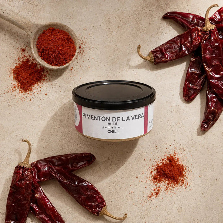 Pimentón de la Vera mild mit getrockneten roten Paprika und feinem Räucherpaprikapulver